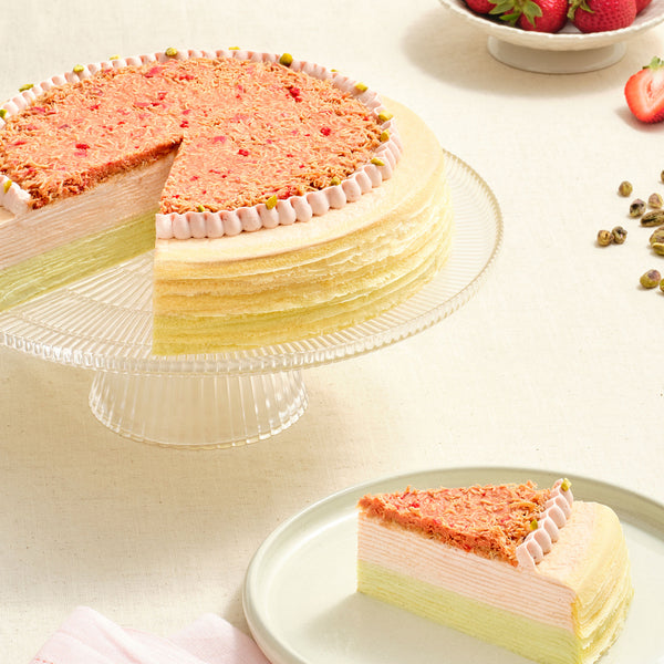 Dubai Strawberry Mille Crêpes